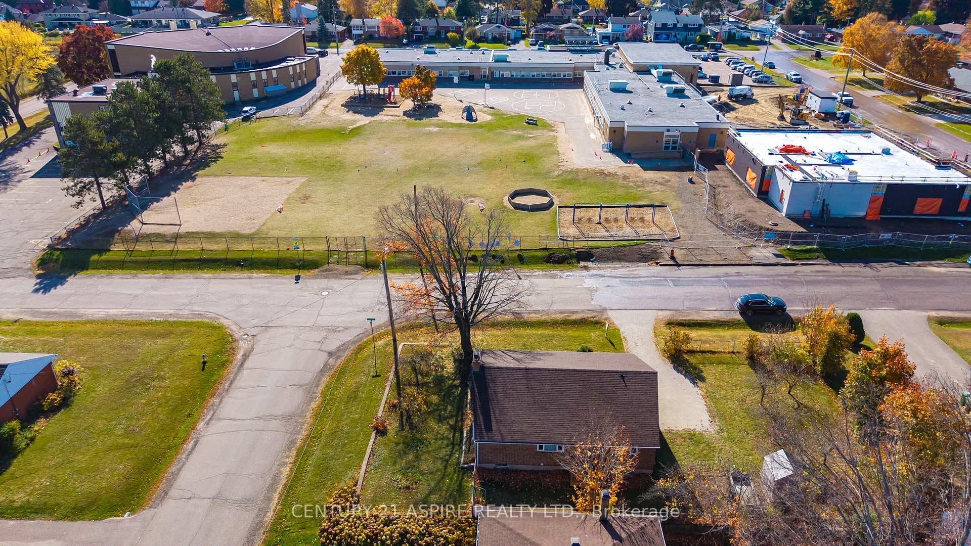553 Champlain Street photo 49