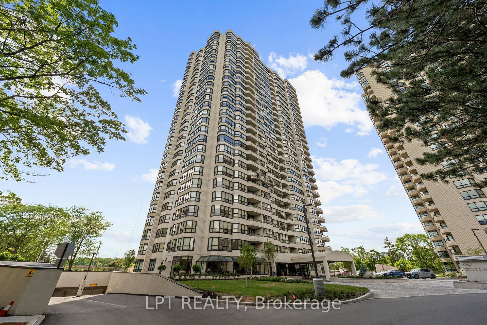 1510 Riverside Drive Unit 1505 photo 1