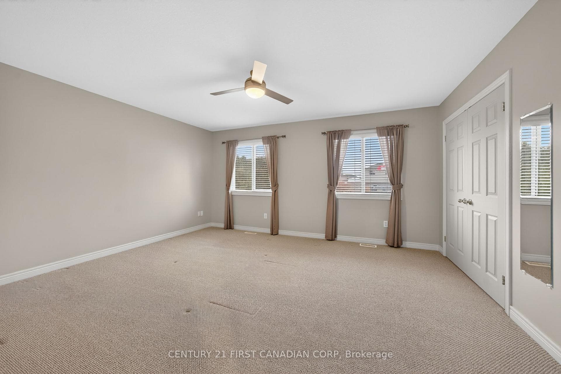 33 Juniper Crescent photo 12