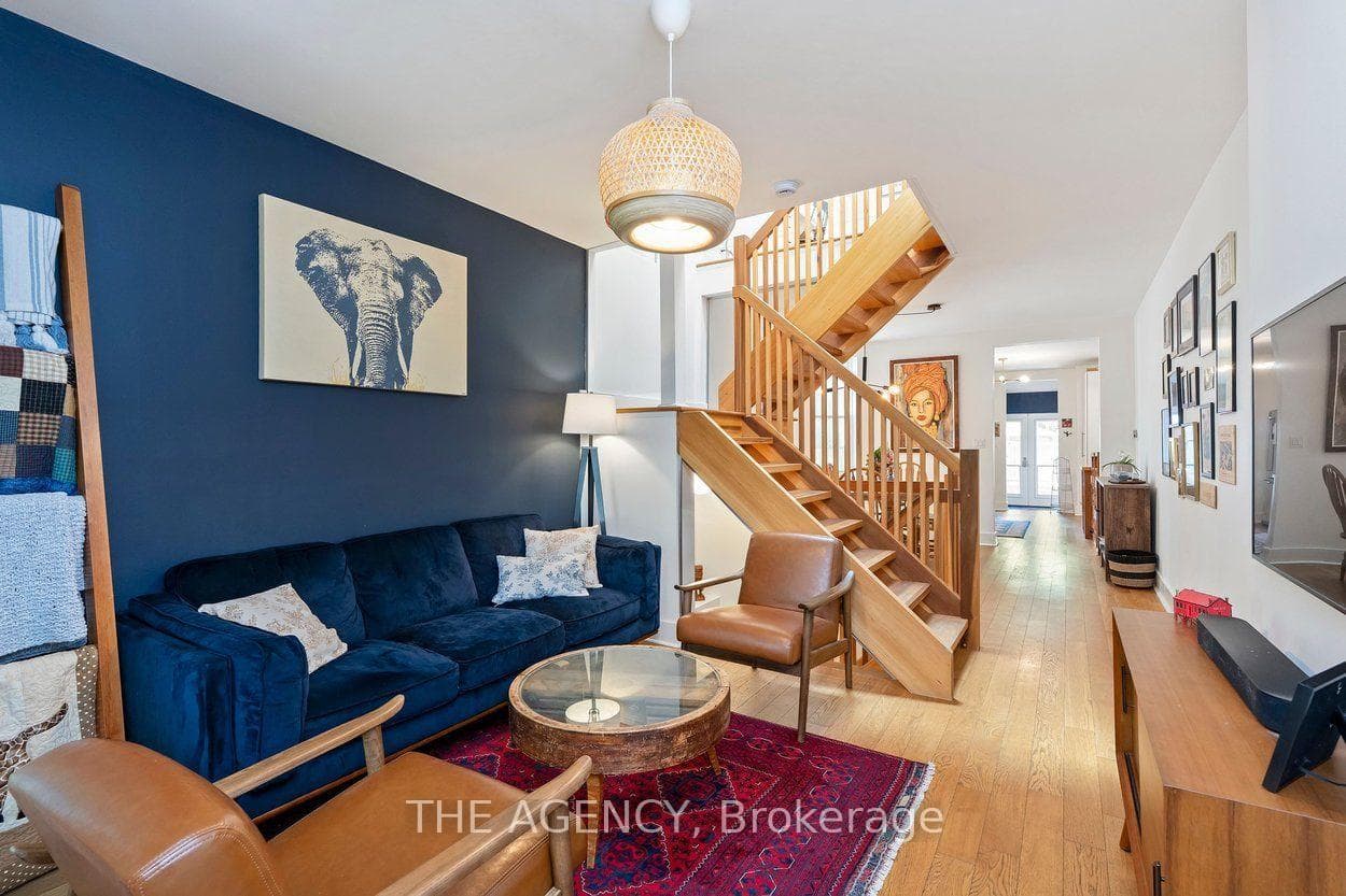 110 Hastings Avenue photo 3