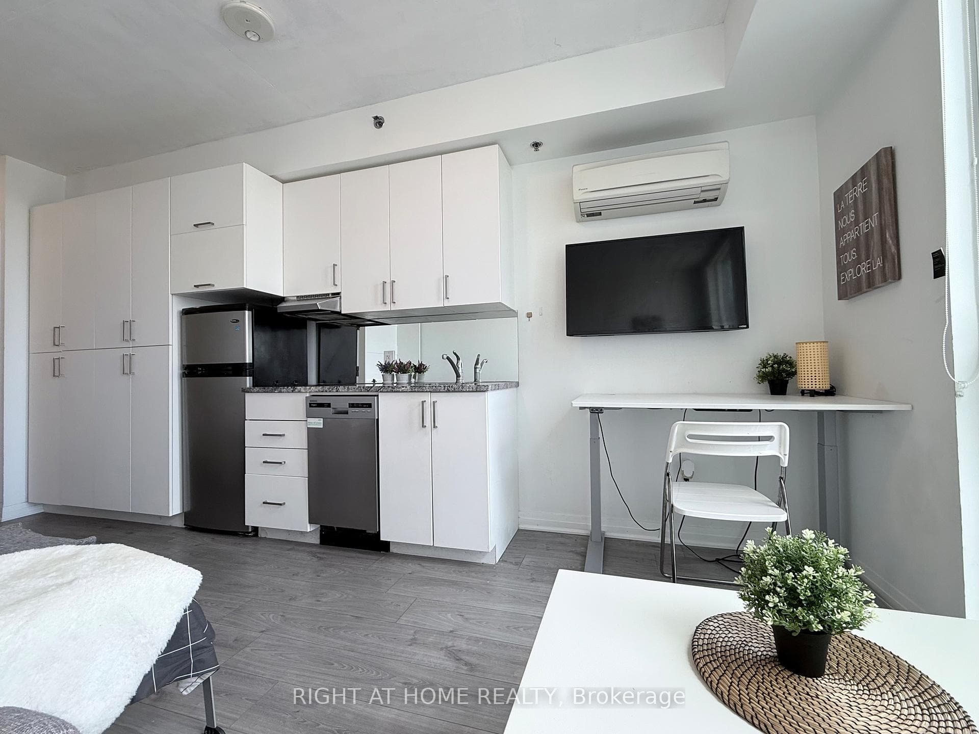 1900 Simcoe Street Unit 441 photo 6
