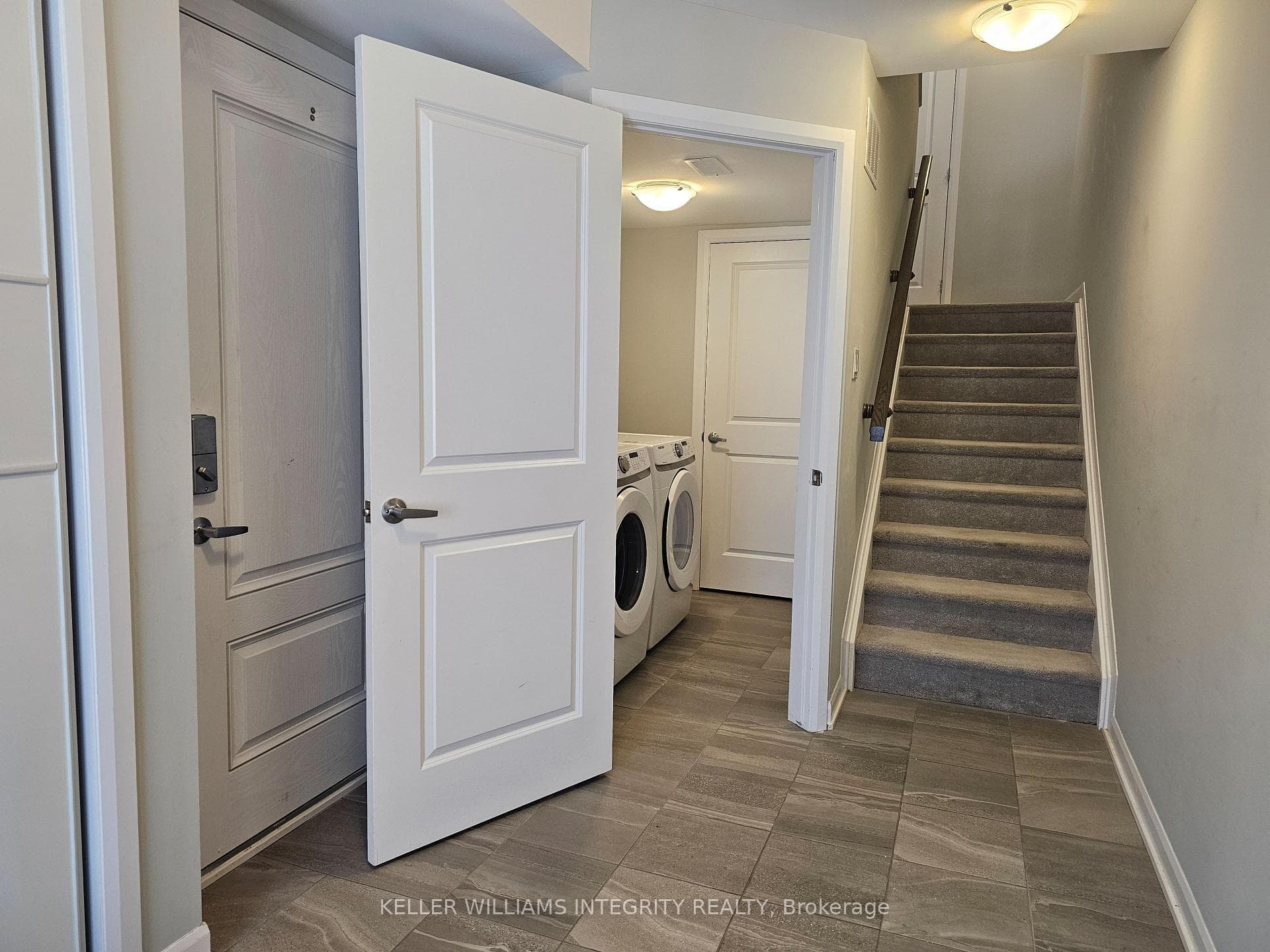116 TEELIN Circle photo 3