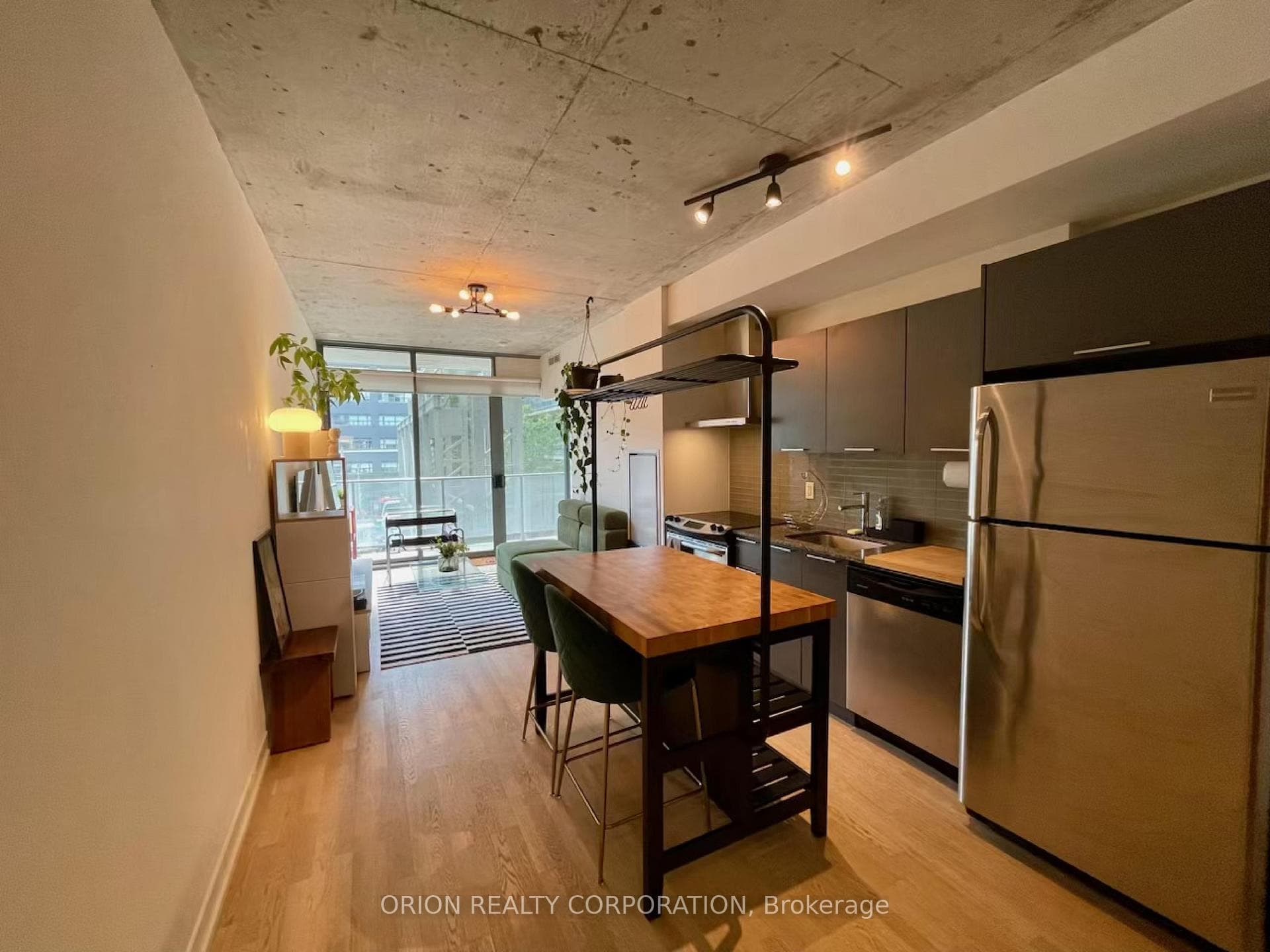 650 King Street Unit 302 photo 6