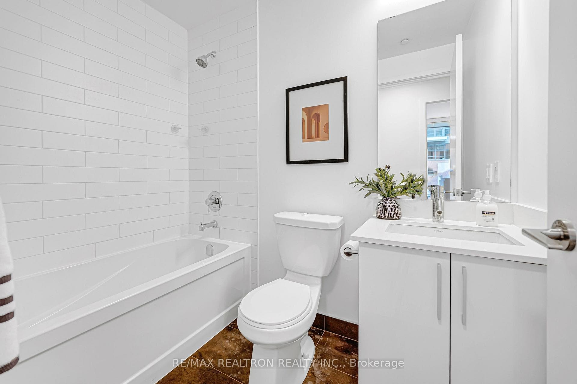 20 Bruyeres Mews Unit TH12 photo 28