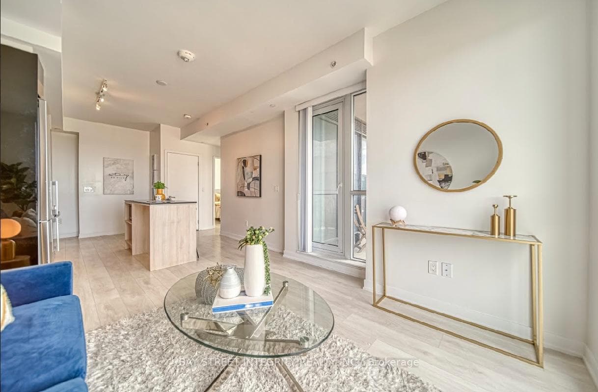 31 Tippett Road Unit 1006 photo 1