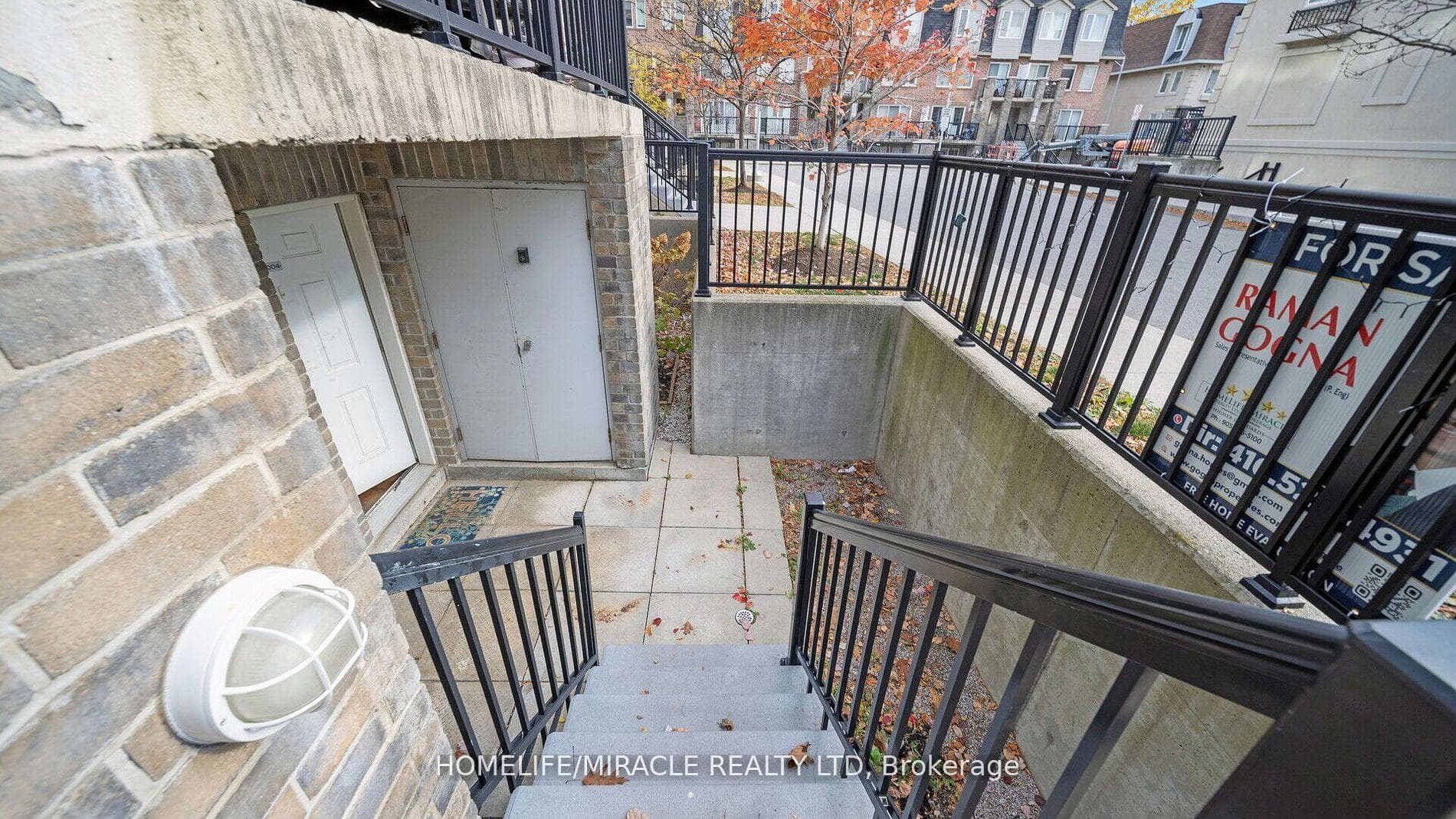 125 George Appleton Way Unit 1004 photo 4