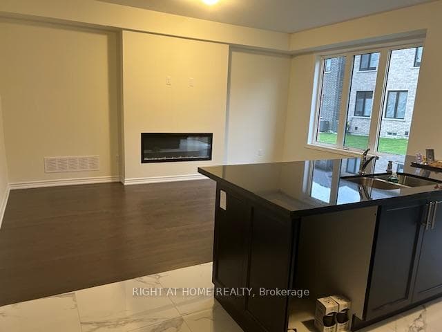 32 Blick Crescent photo 4