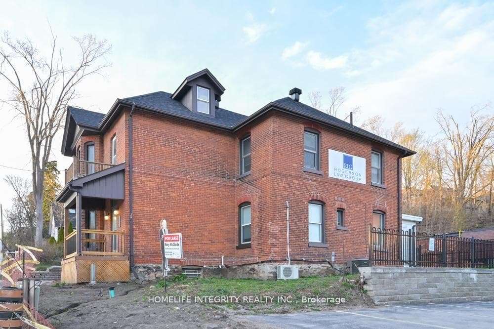 25 BERCZY Street photo 32