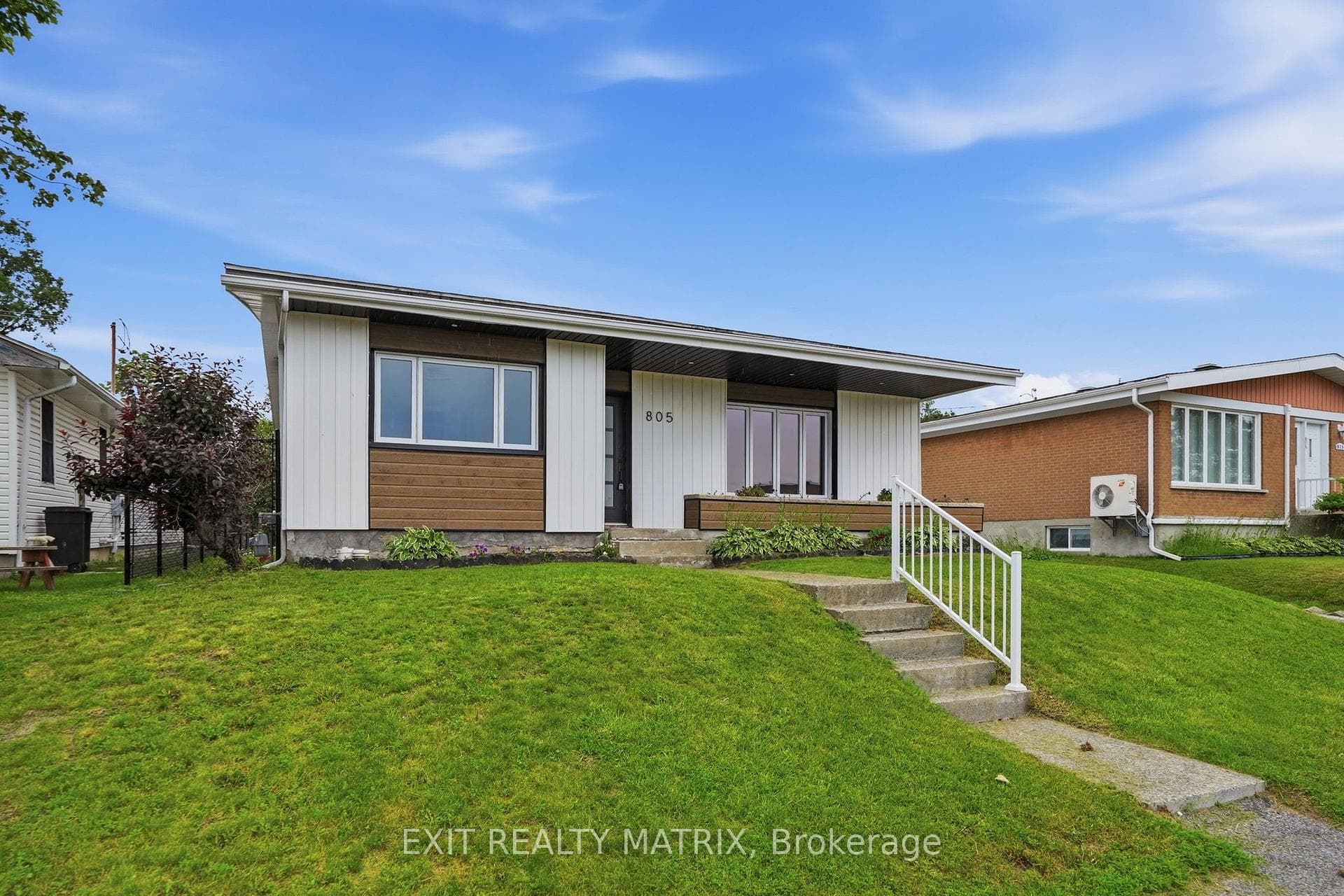 805 Cartier Boulevard photo 3