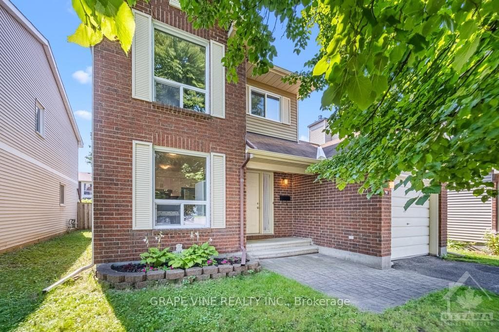 37 FAIR OAKS Crescent photo 1