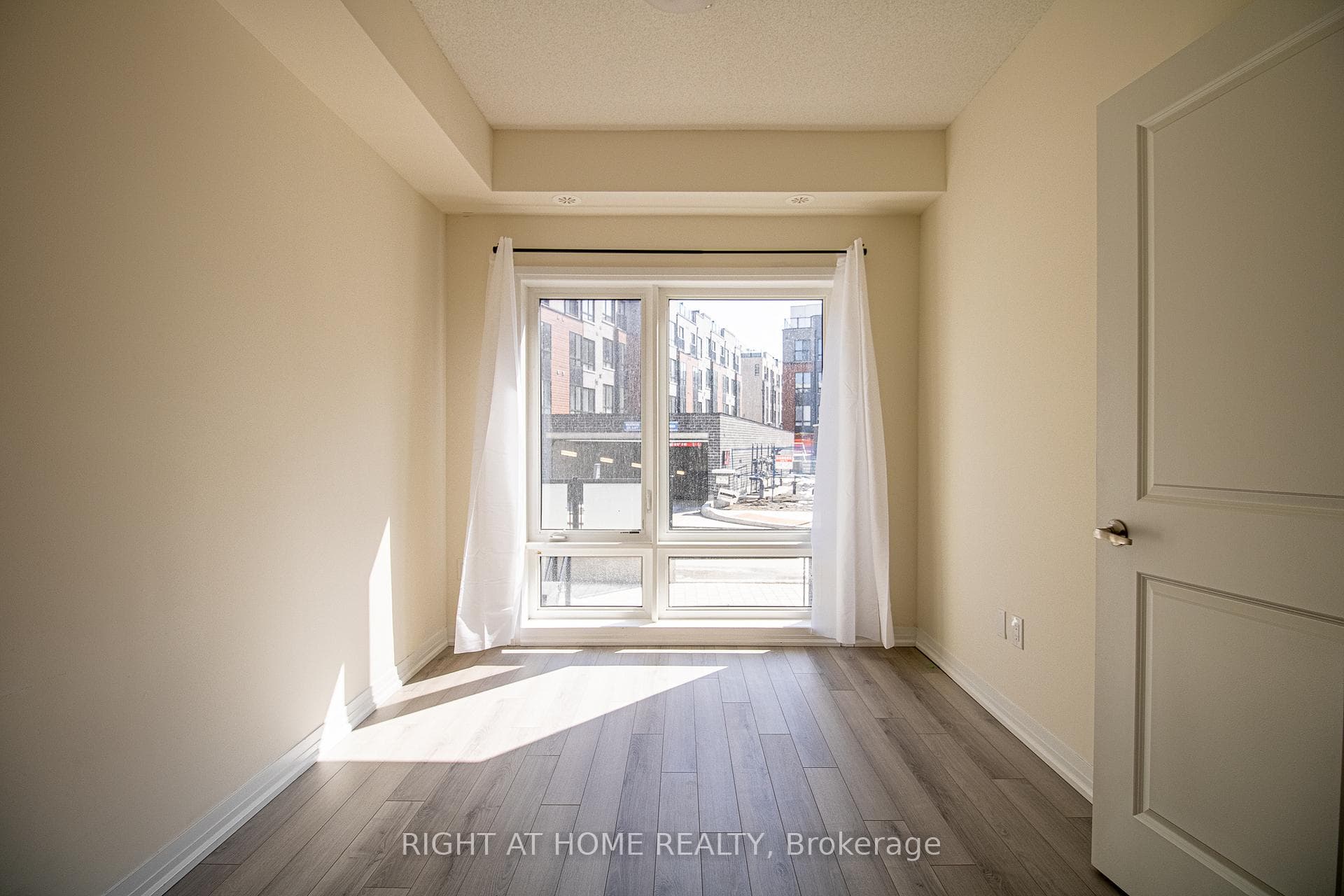 255 McLevin Avenue Unit 2 photo 21