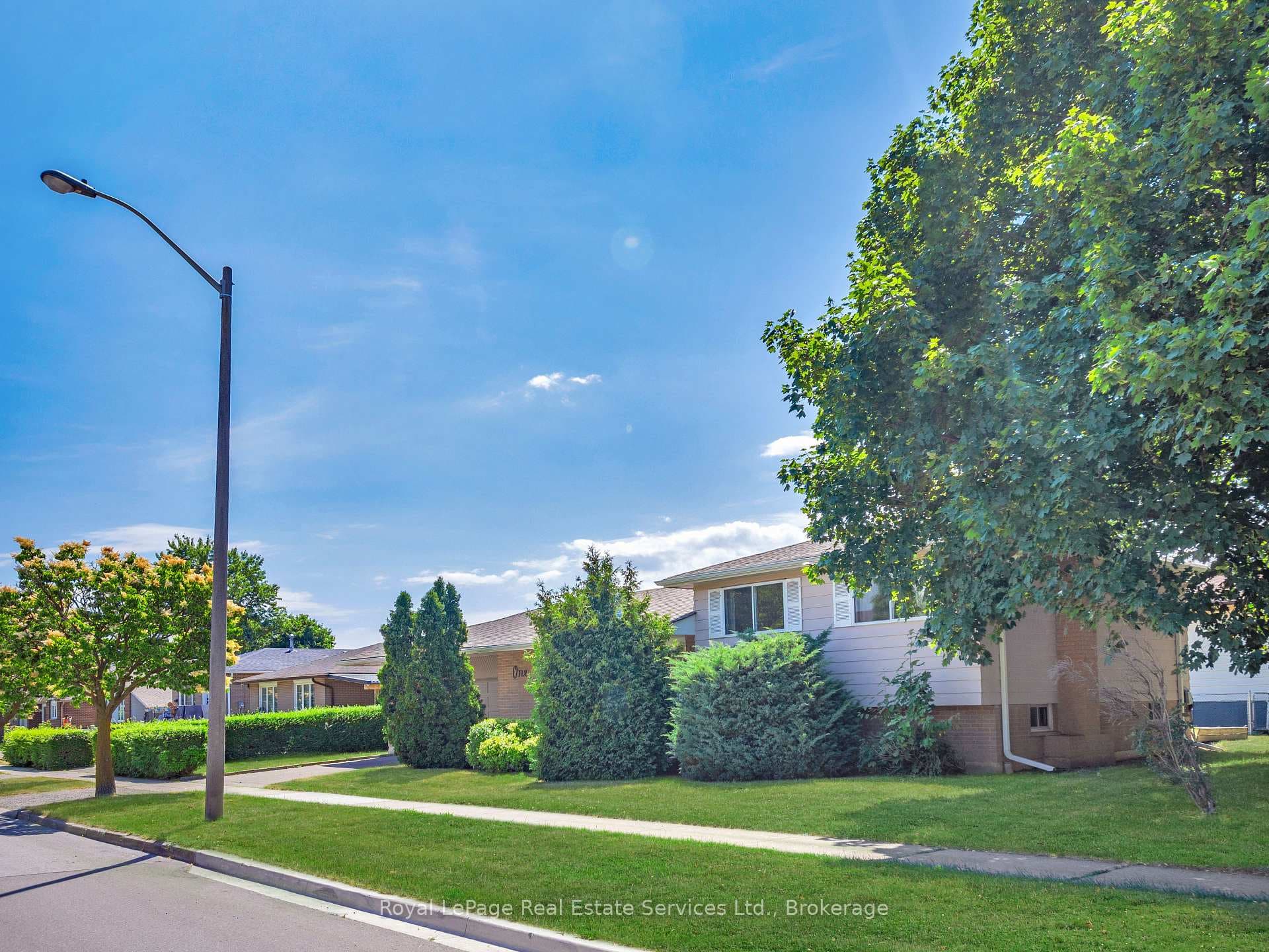 1 Mosswood Lane photo 2
