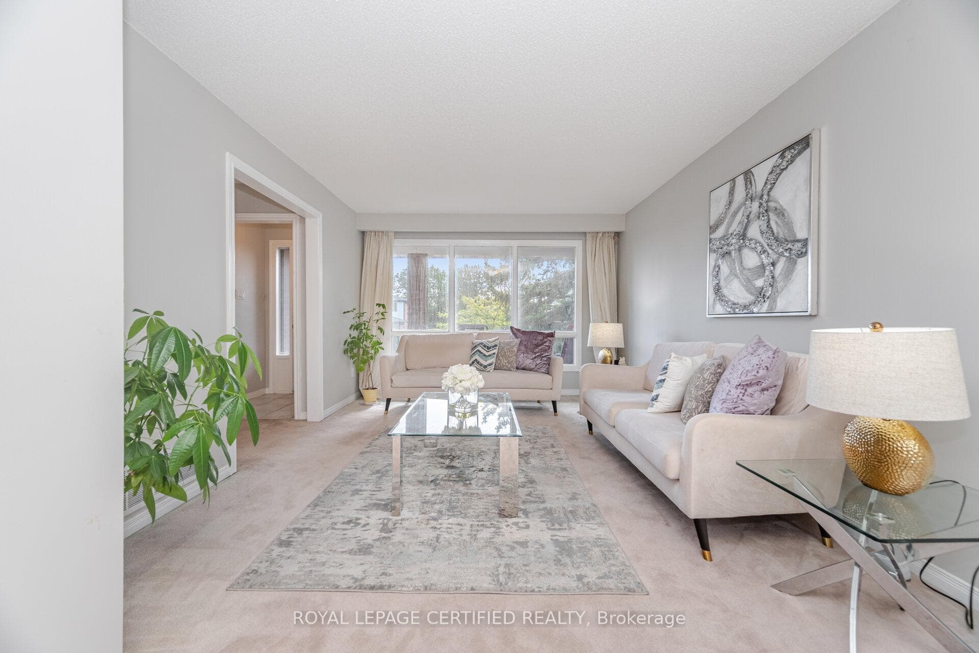 1431 Harmsworth Square photo 6