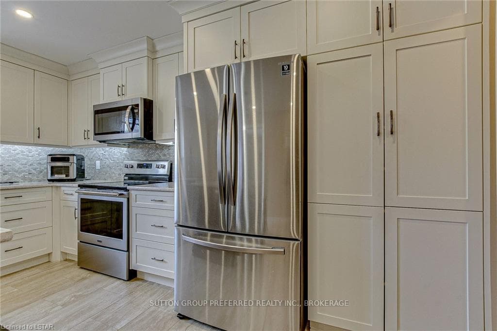 86 GREENBRIER Crescent photo 12