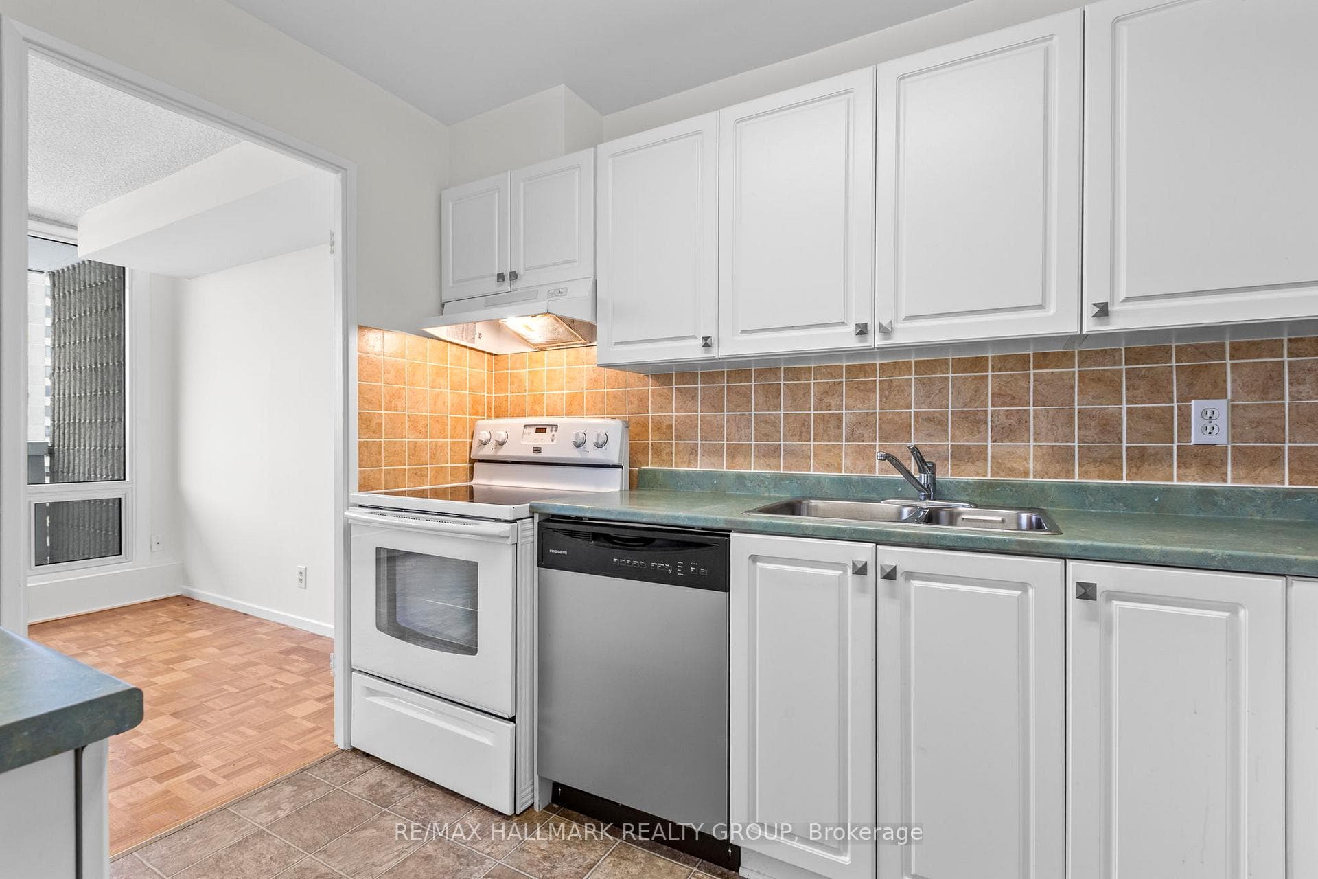 265 Poulin Avenue Unit 805 photo 9
