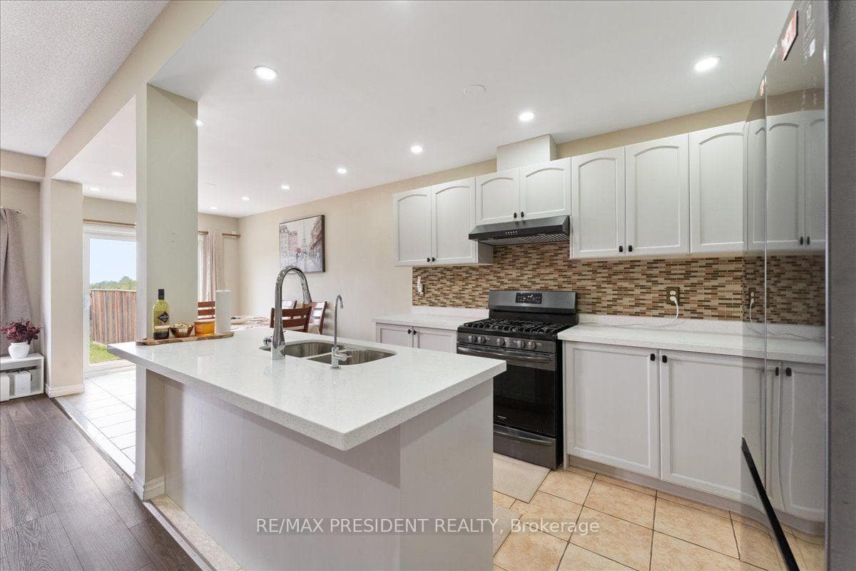 285 Southbrook Drive photo 10