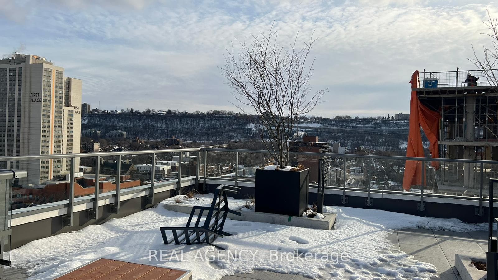 212 King William Street Unit 511 photo 20