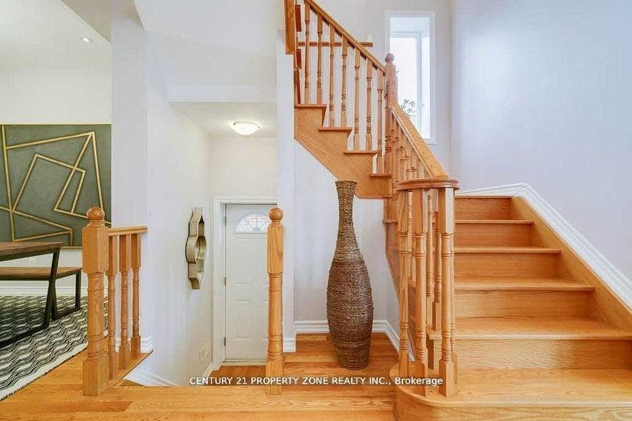 126 Meighen Avenue photo 10