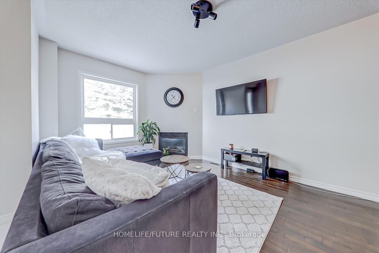 64 Bonspiel Drive photo 5