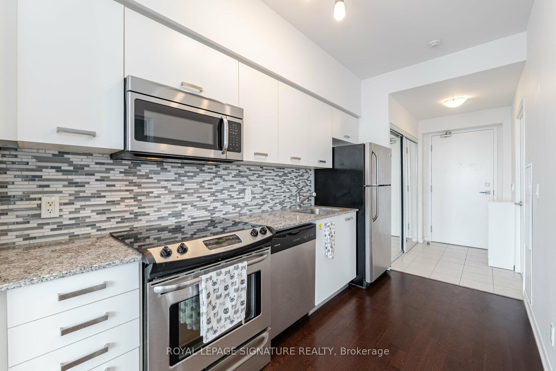 832 Bay Street Unit 3307 photo 7