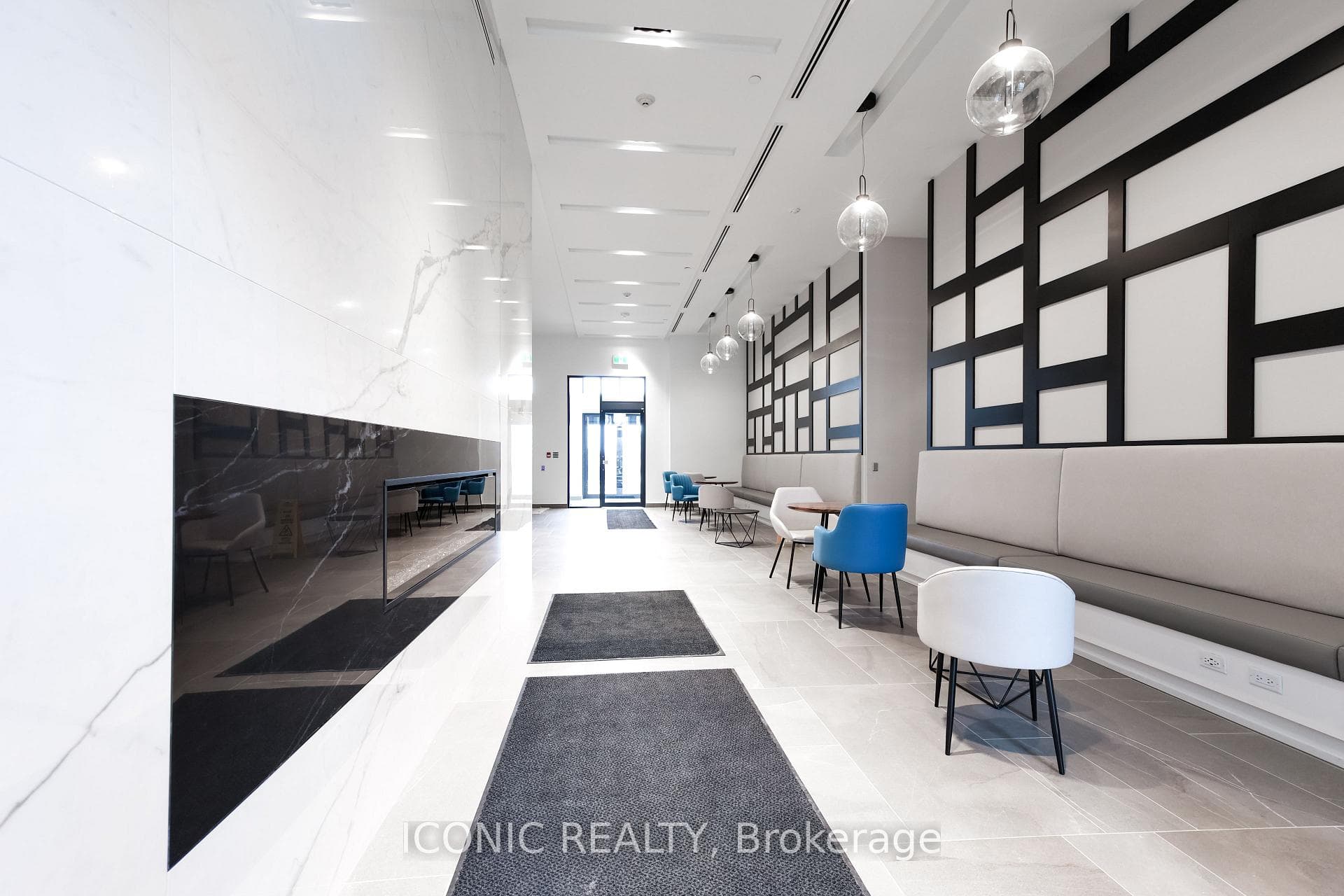 681 Yonge Street Unit 510 photo 8