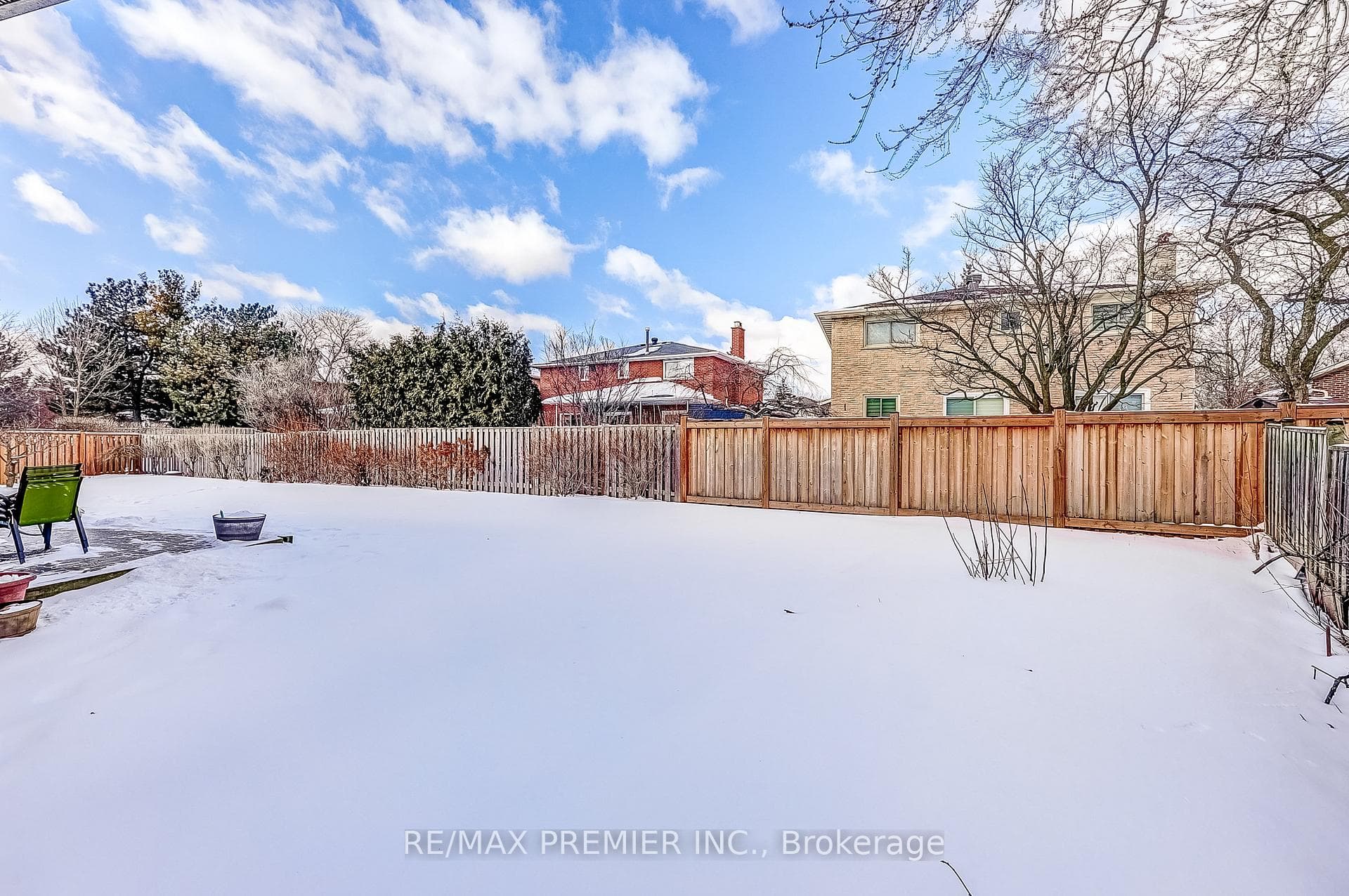 22 Whiteoak Court photo 37