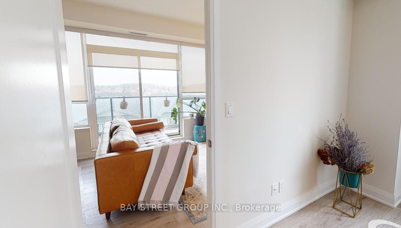 396 Highway 7 Avenue Unit 602 photo 31