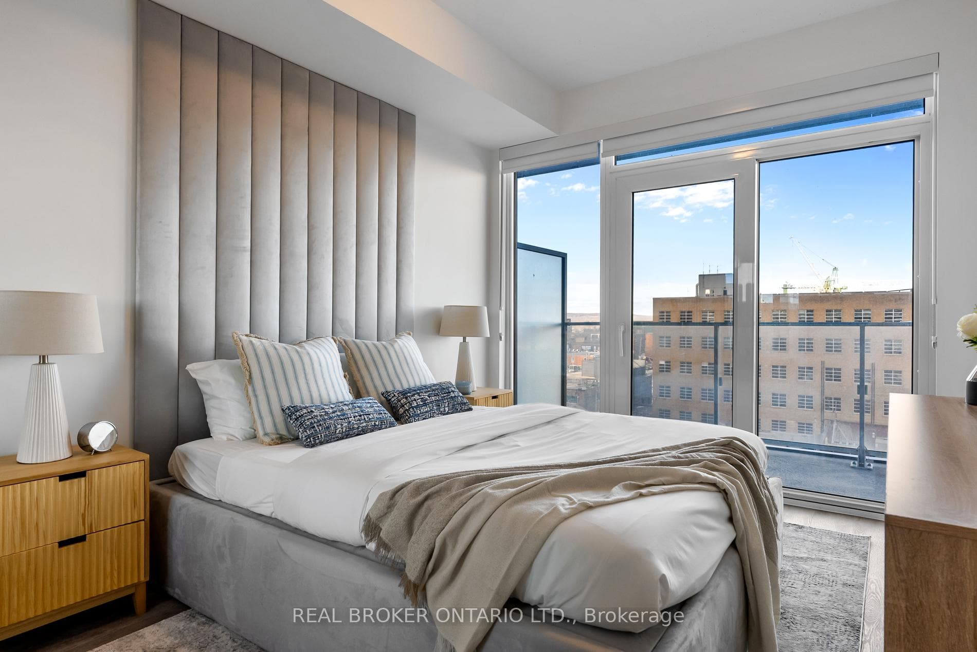 22 Hughson Street Unit 2702 photo 15