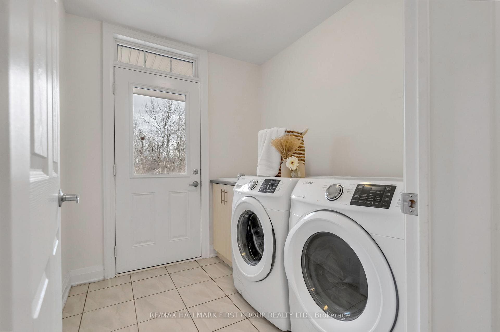 2457 New Providence Street photo 14