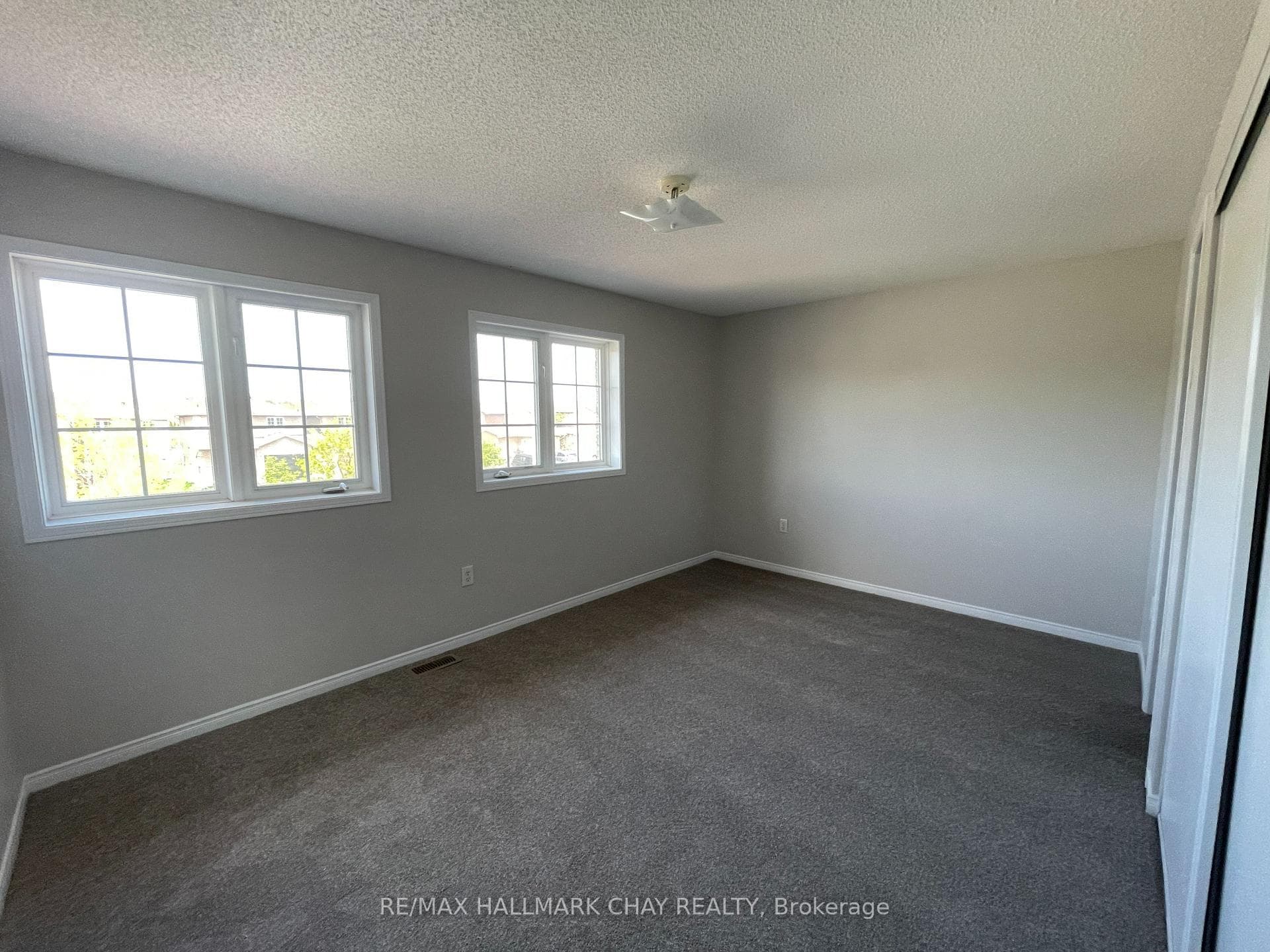 15 Coronation Parkway photo 11