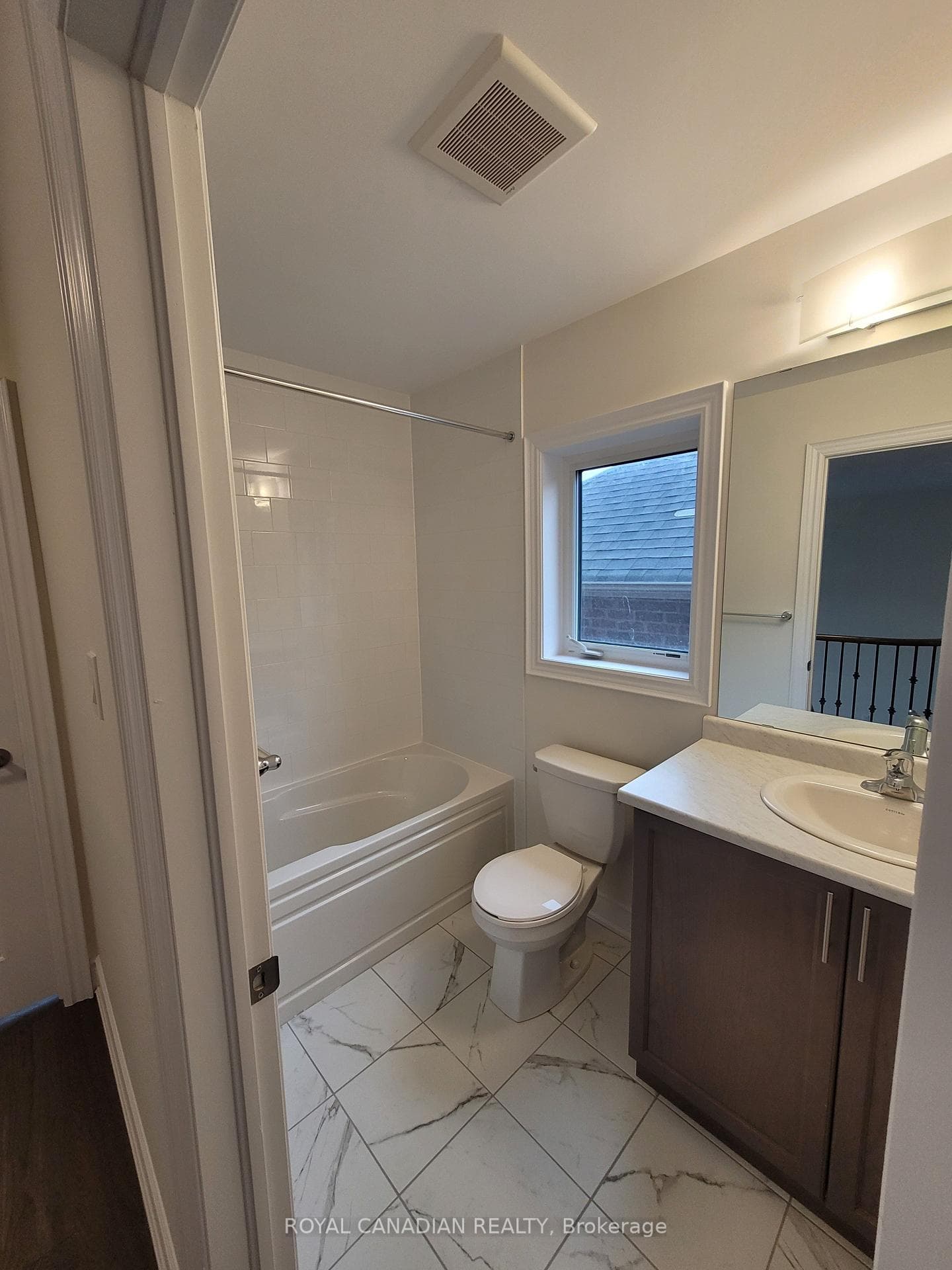 232 Wilmot Road photo 15