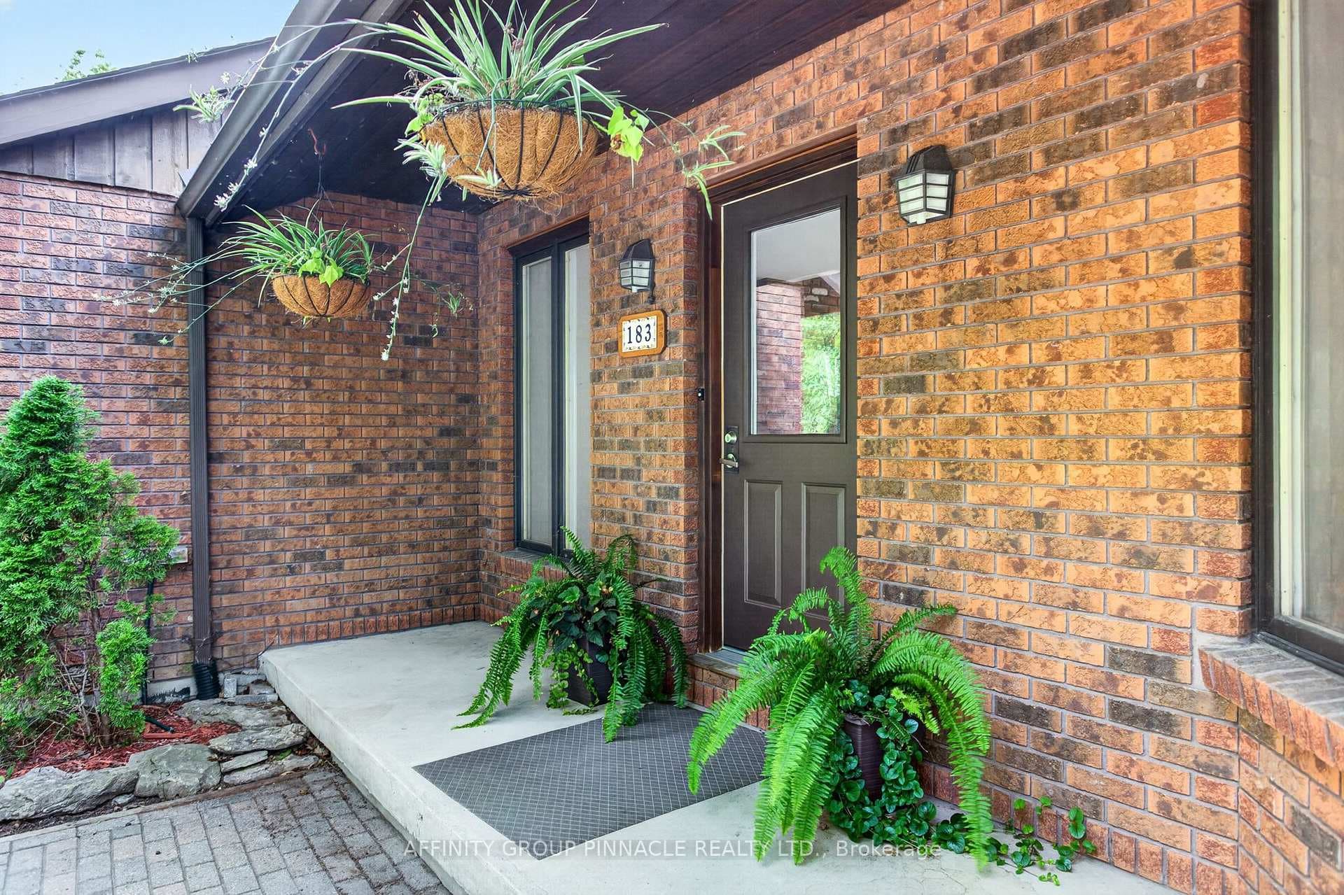 183 Louisa Street photo 4