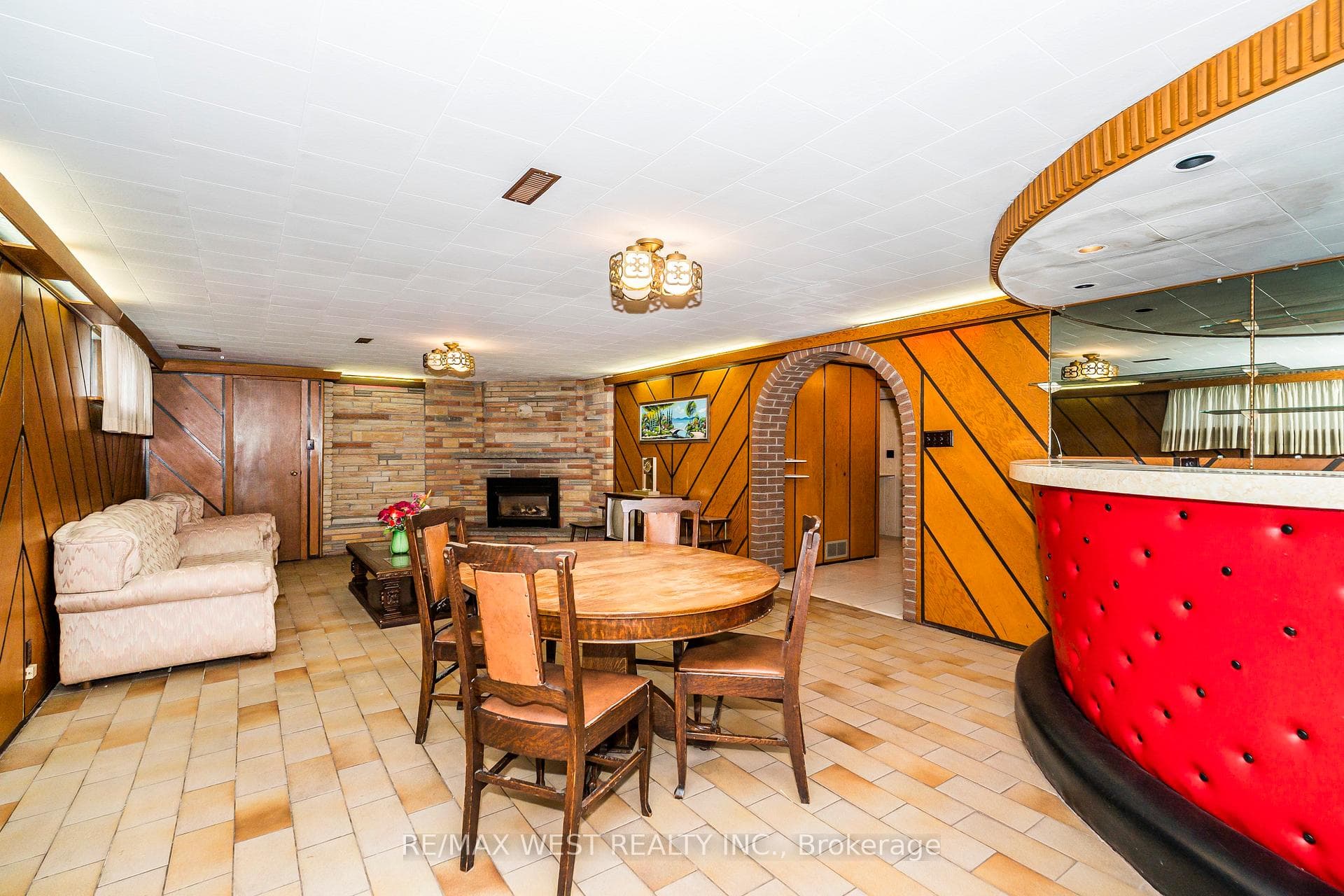 77 Maryhill Drive photo 18