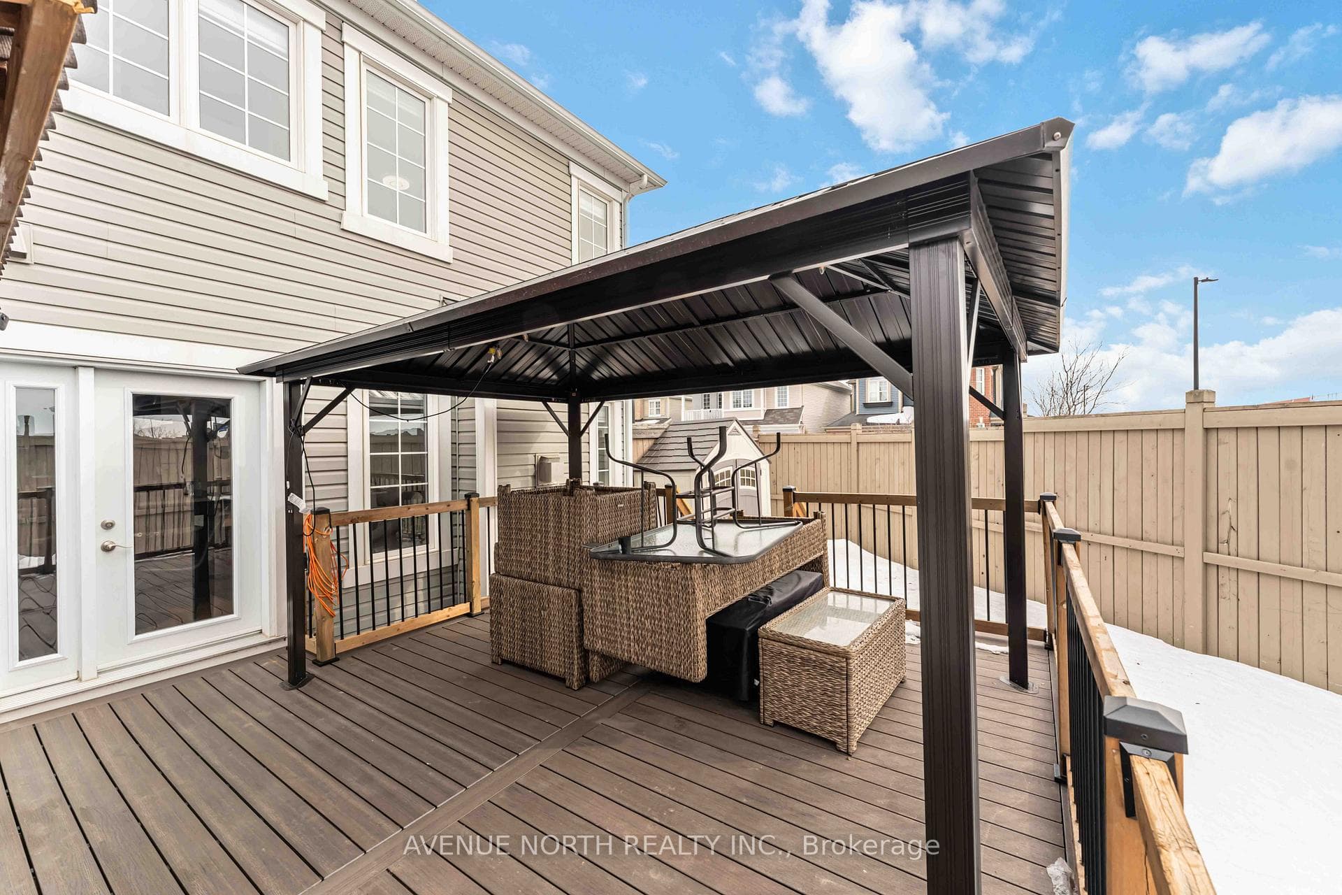 152 Eclipse Crescent photo 46