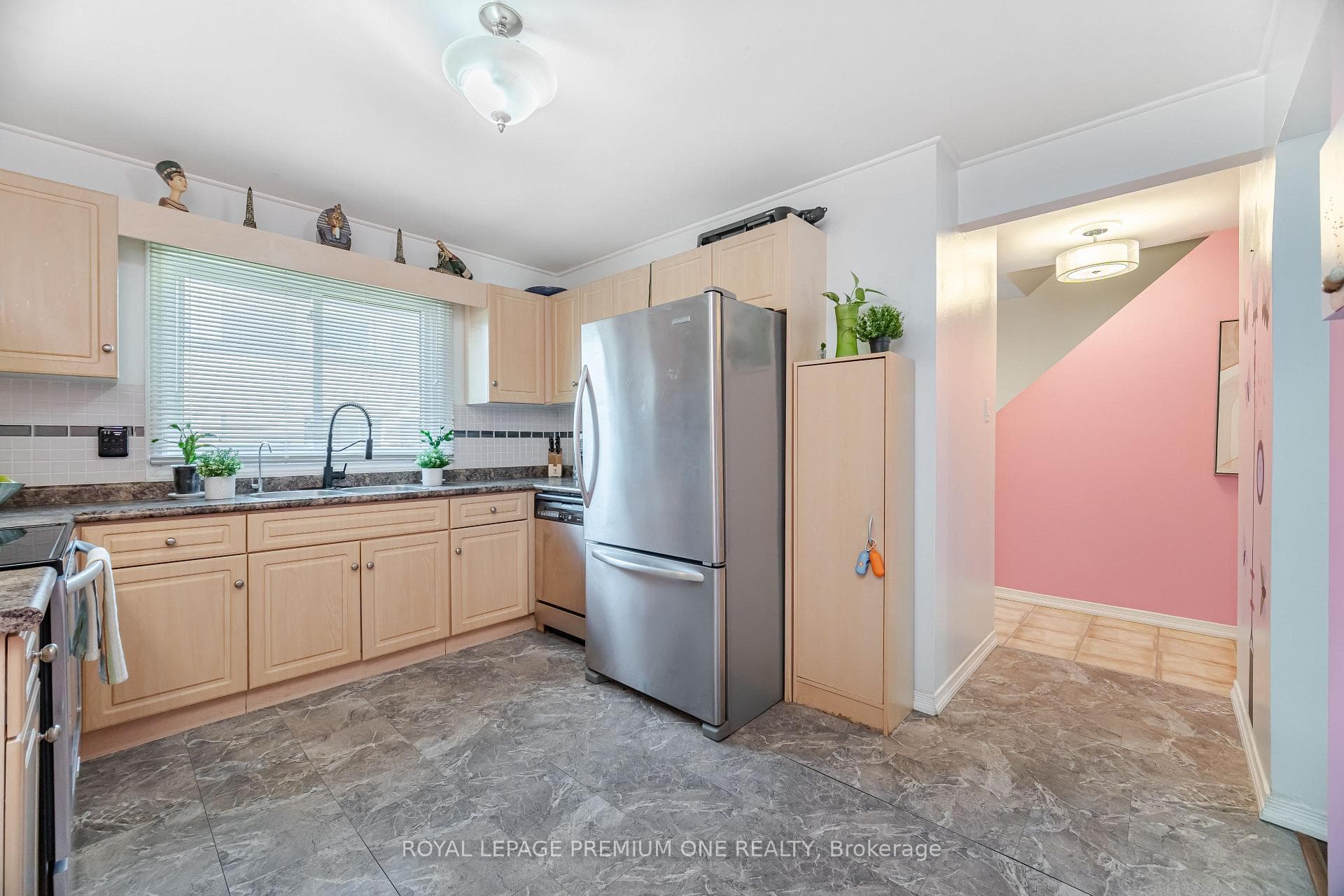 427 Victoria Road Unit B11 photo 16