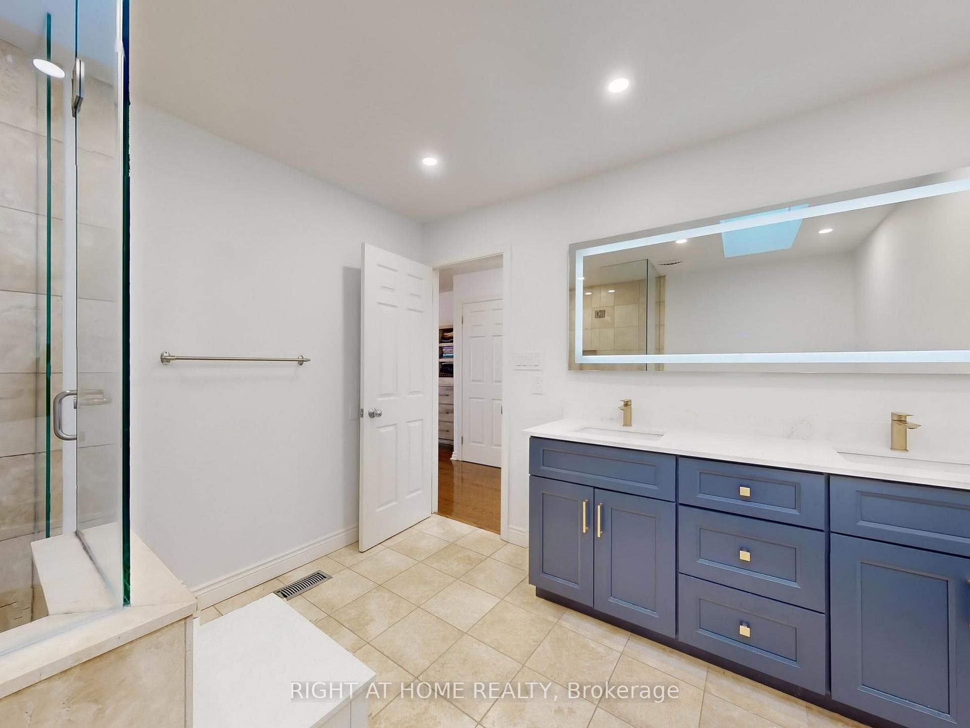 218 Erskine Avenue photo 25