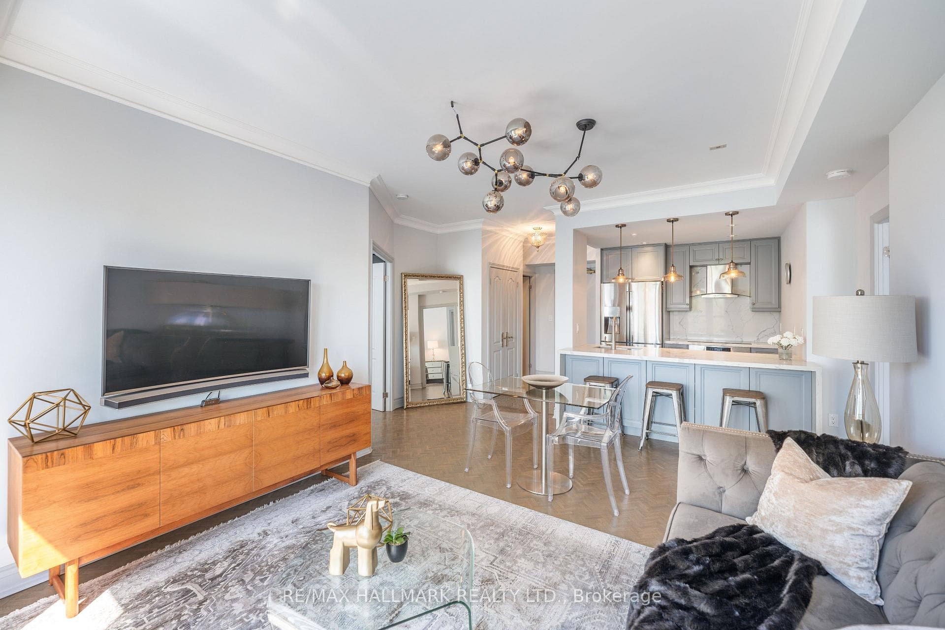 Living/Dining Rooms W Juliette Balcony&South View