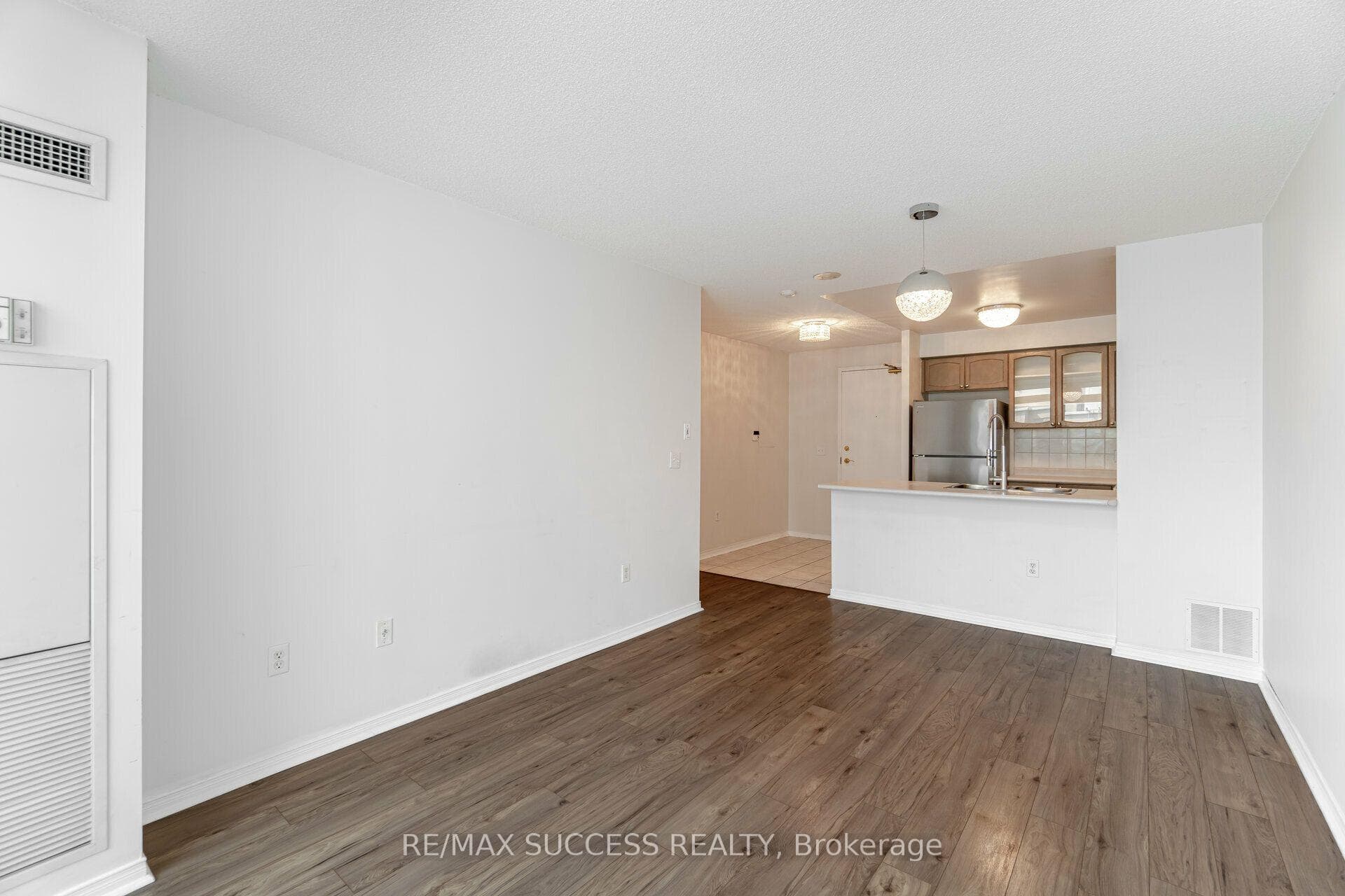 11 Michael Power Place Unit PH14 photo 9