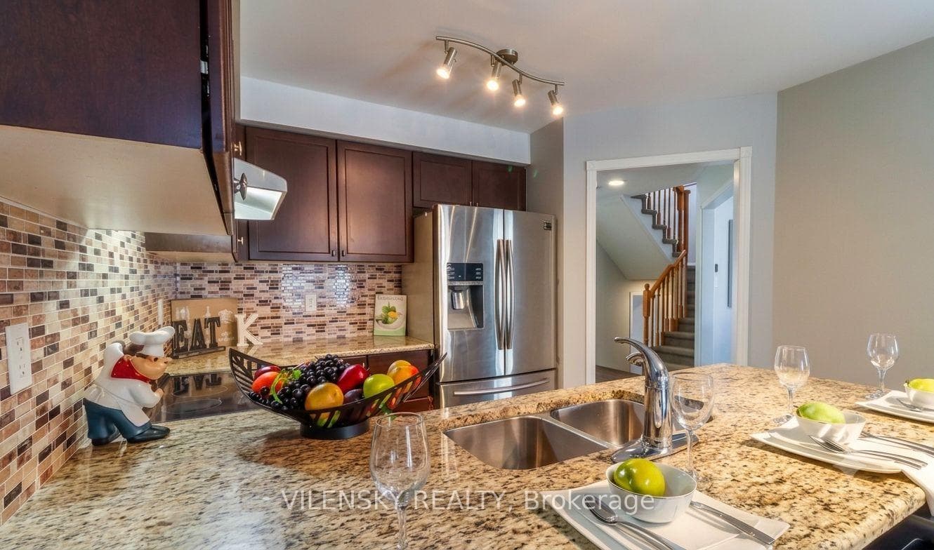 1331 Whitelaw Avenue photo 3