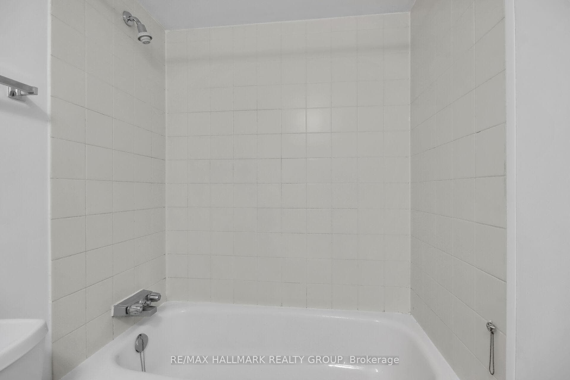 475 Laurier Avenue Unit 1404 photo 14