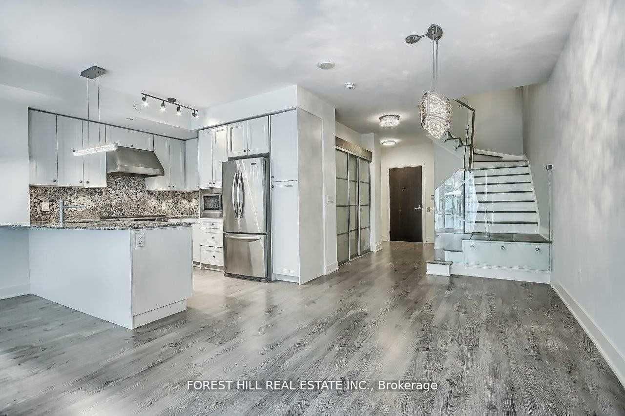 7608 Yonge Street Unit 110 photo 3