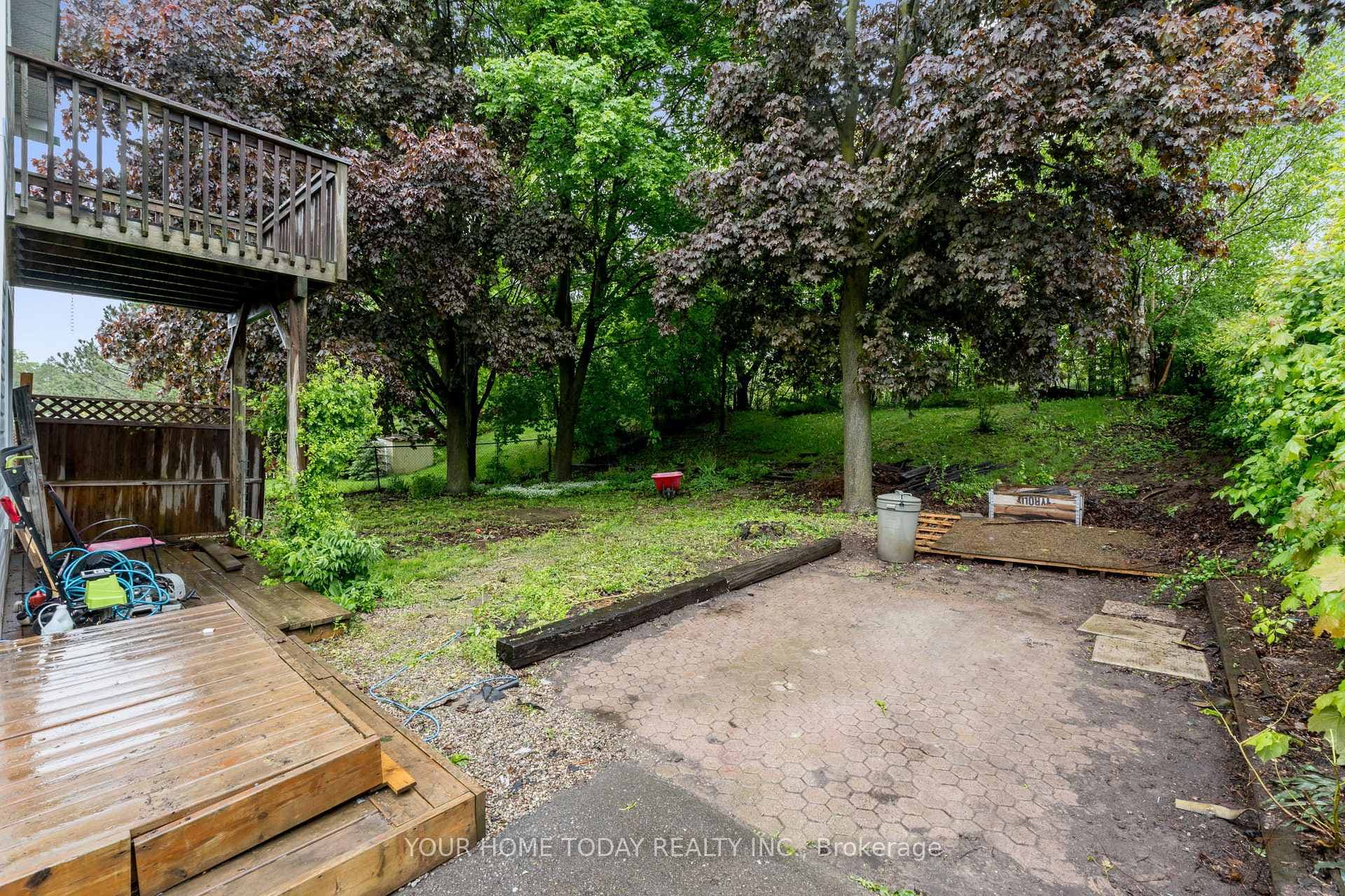 34 Hewson Crescent photo 39