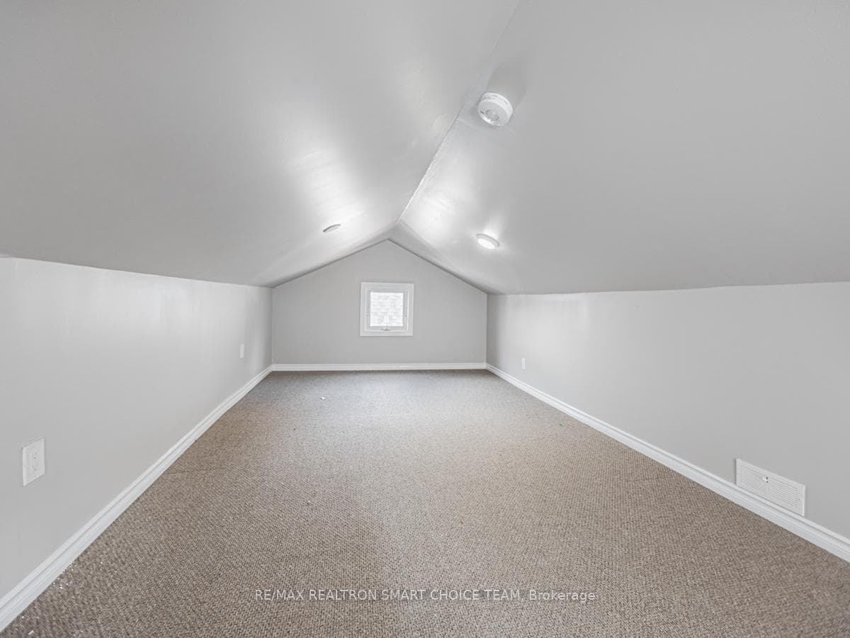 141 Agnes Street Unit 2 photo 20