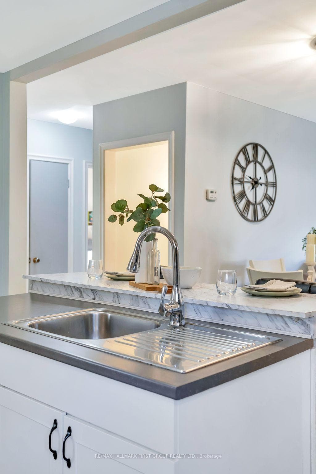 37 Elizabeth Crescent photo 8