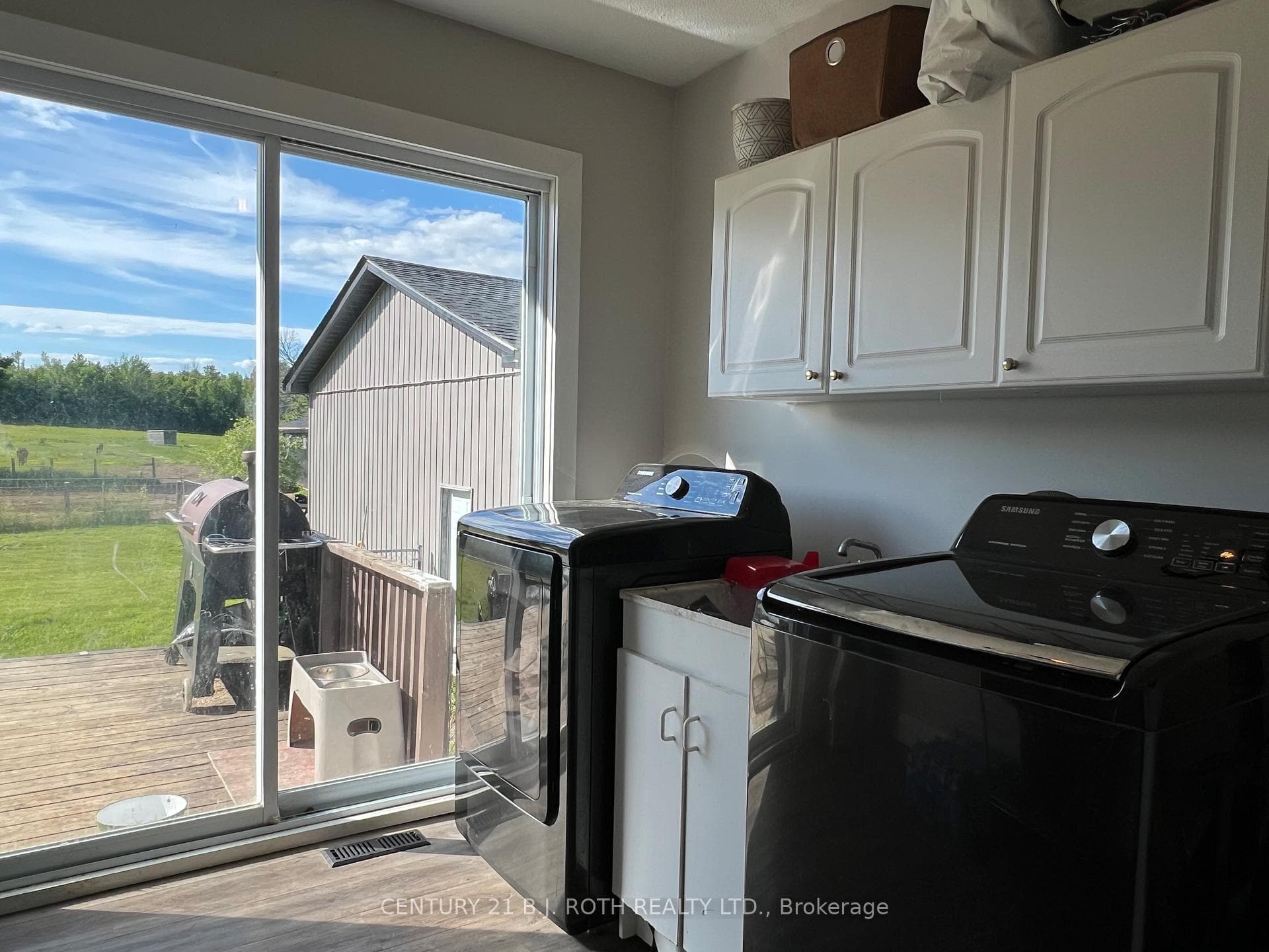 2266 FOXMEAD Road photo 38