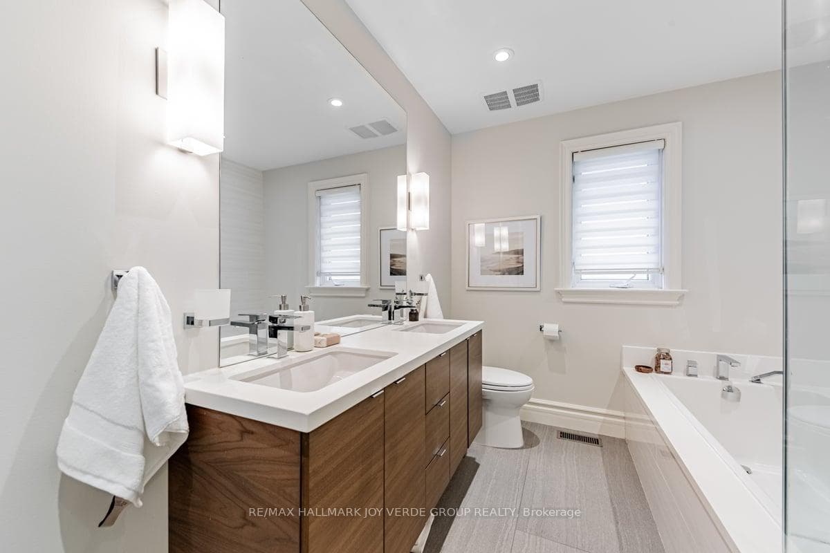 393 Glengrove Avenue photo 18