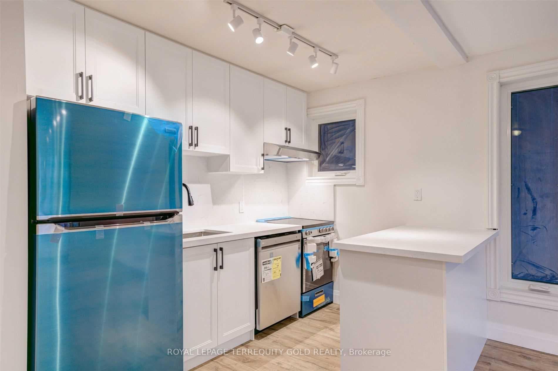 41 Summerhill Avenue Unit 1 photo 8