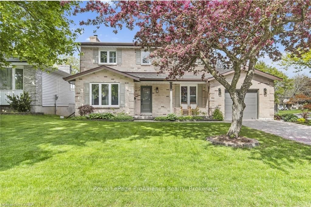 852 LYNWOOD Drive photo 2