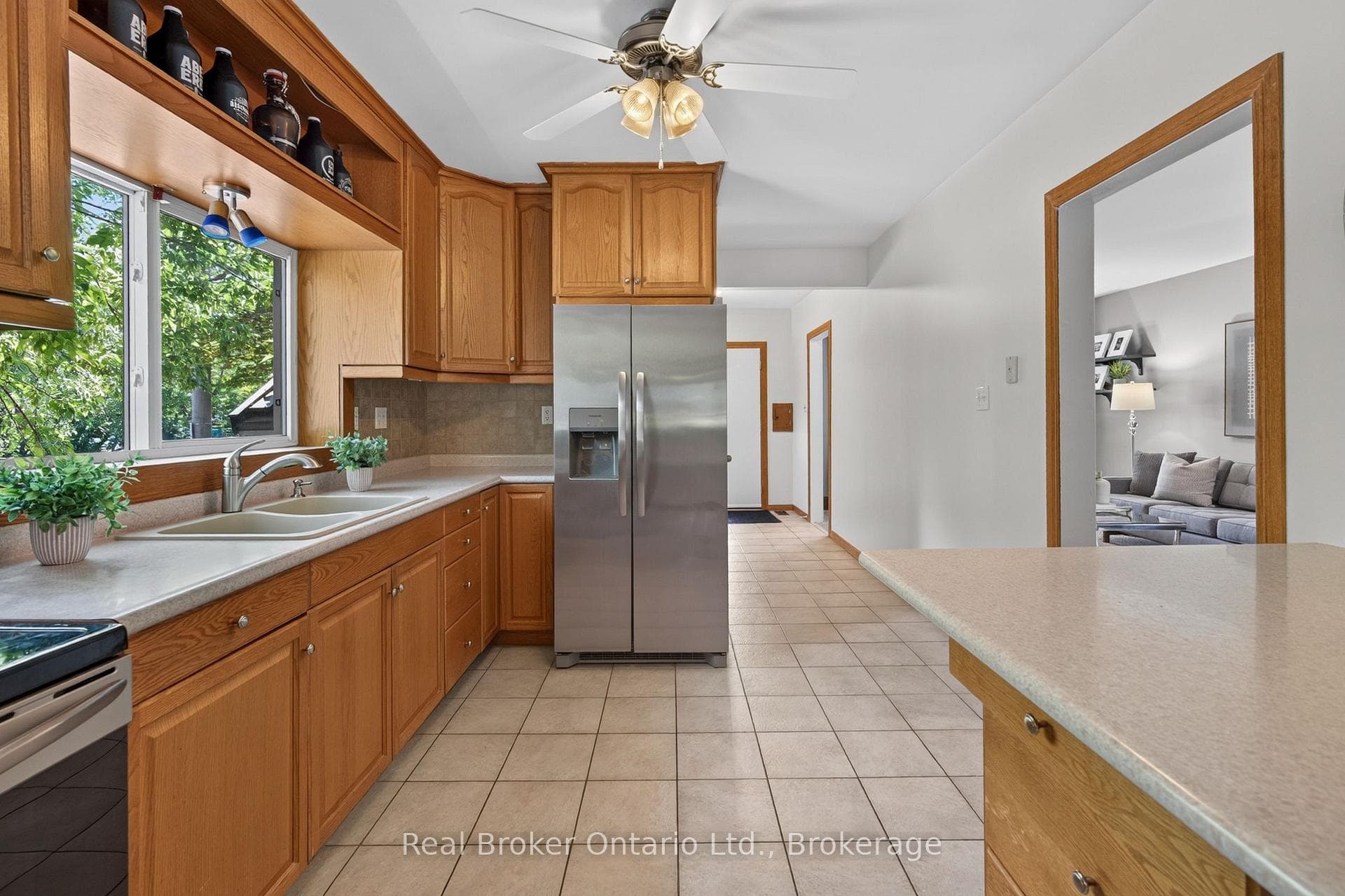 2 Herlan Avenue photo 18