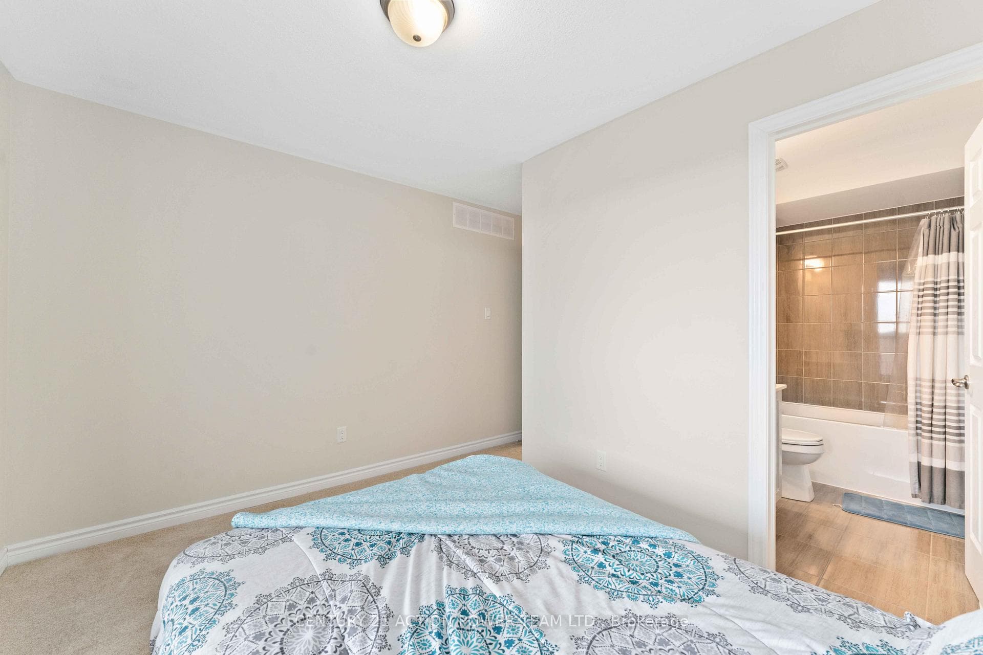 2035 SEELEYS BAY Street photo 16